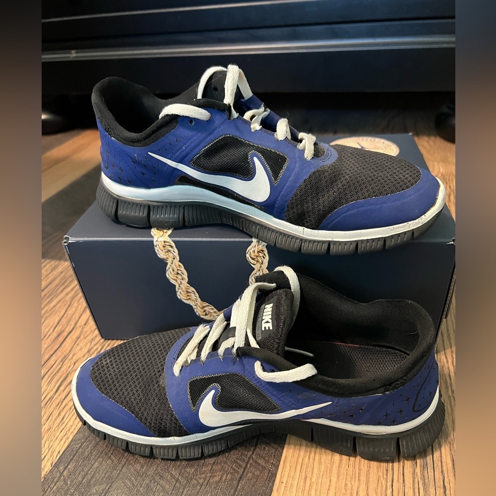 Nike ID Free Run 3 - Women’s size 8.5 - Navy and Black